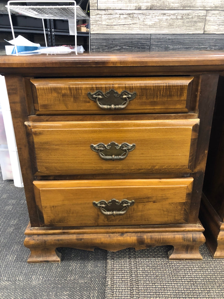 WARM CHERRY WOOD 3 DRAWER NIGHTSTAND.
