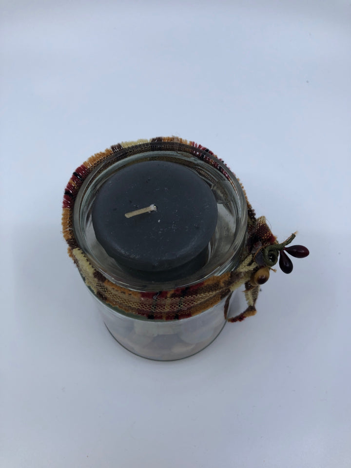 SMALL TEA LIGHT JAR W/ ROCKS PLAID RIBBON.