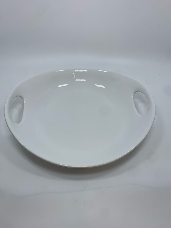MATCERAMICA WHITE DISH W/HANDLES.