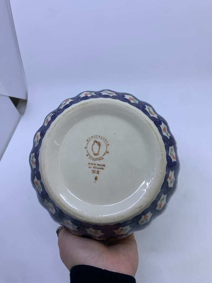 POLISH POTTERY TULIP PATTERN BOWL.