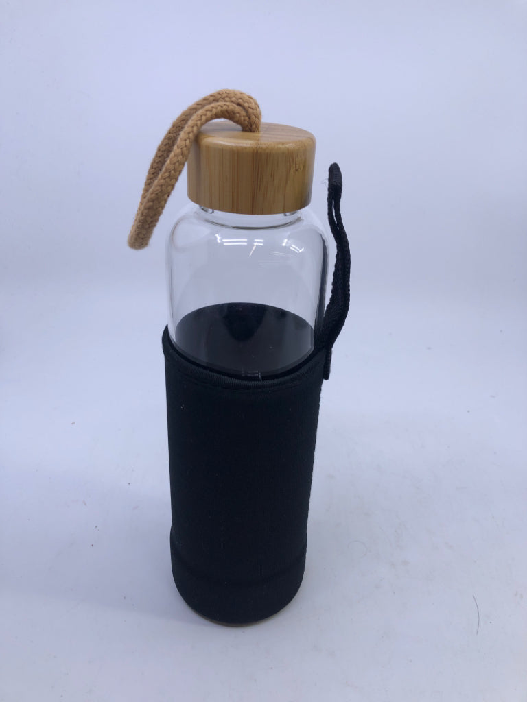 NIB GLASS REUSABLE WATER BOTTLE.