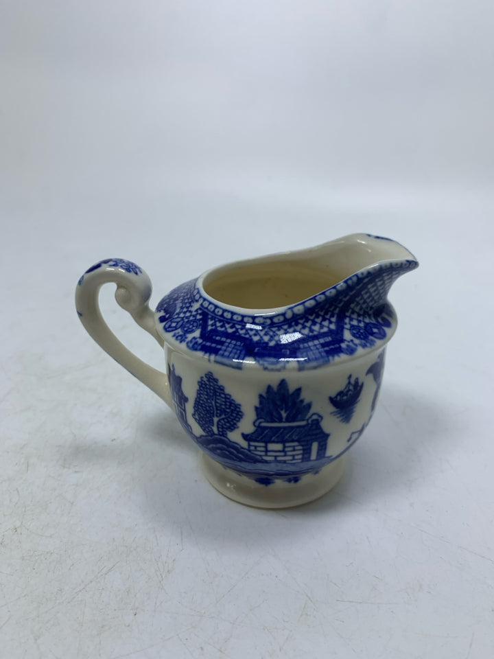 VTG BLUE WILLOW JAPAN CREAMER.