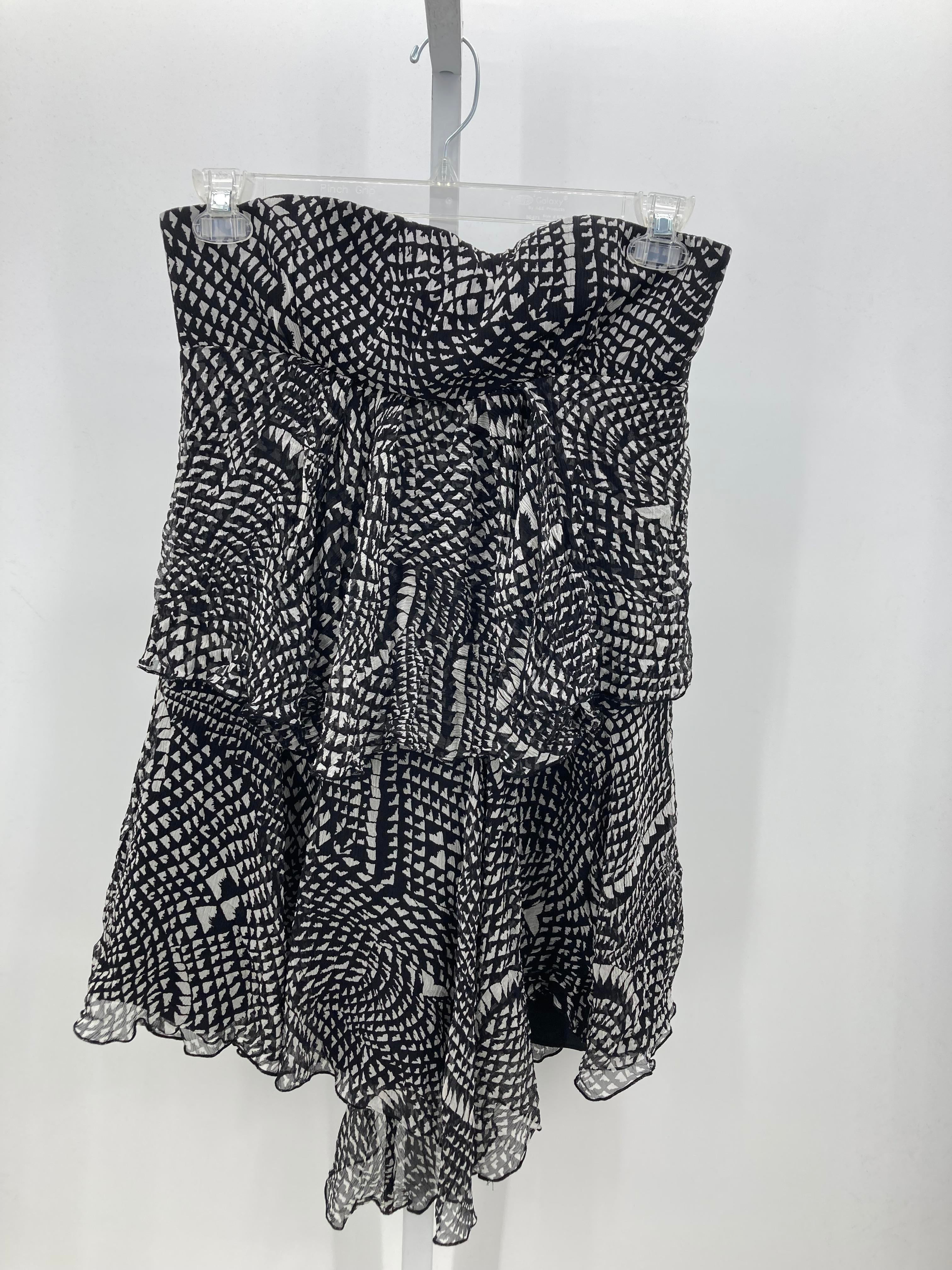 BCBG Size Medium Misses Sleeveless Shirt