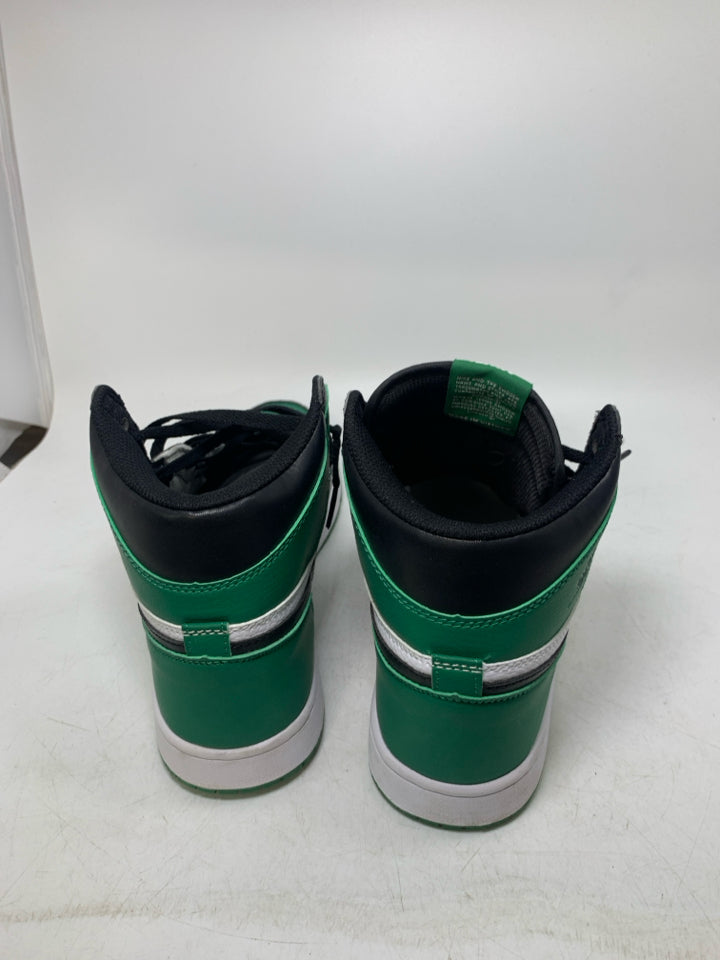 Nike Air Jordan 1 Retro High OG Pine Green Basketball Sneakers
