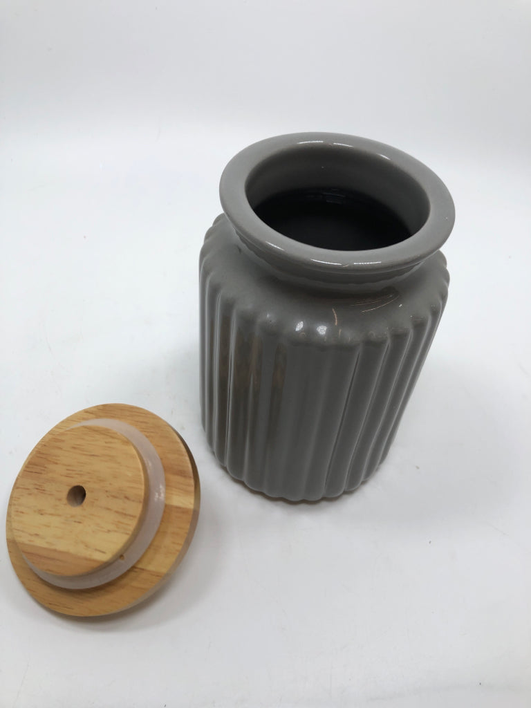 GREY CANISTER W/WOODEN LID.