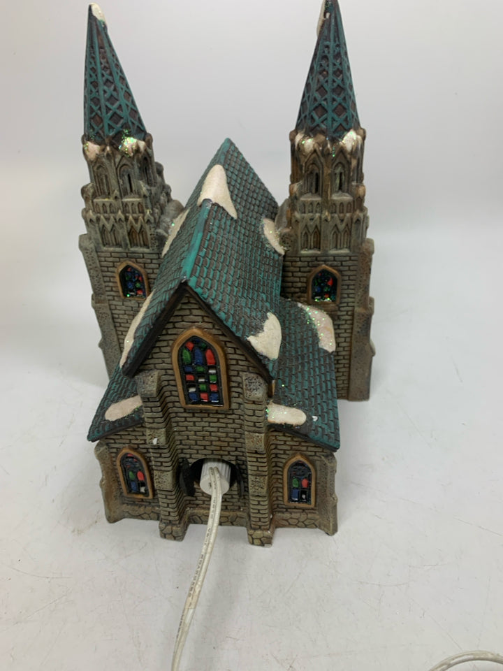 O'WELL LIGHT CATHEDRAL GOTHIC CHRISTMAS CHURCH.