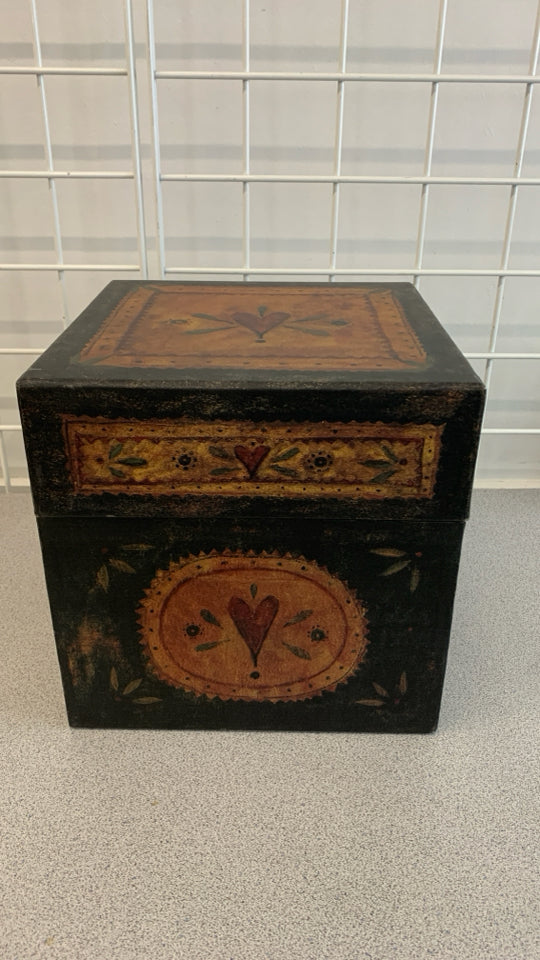 7PC PRIMITIVE HEART THEMED NESTING BOXES.