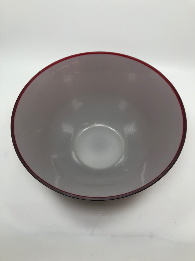 OMBRE RED PLASTIC SERVING BOWL.