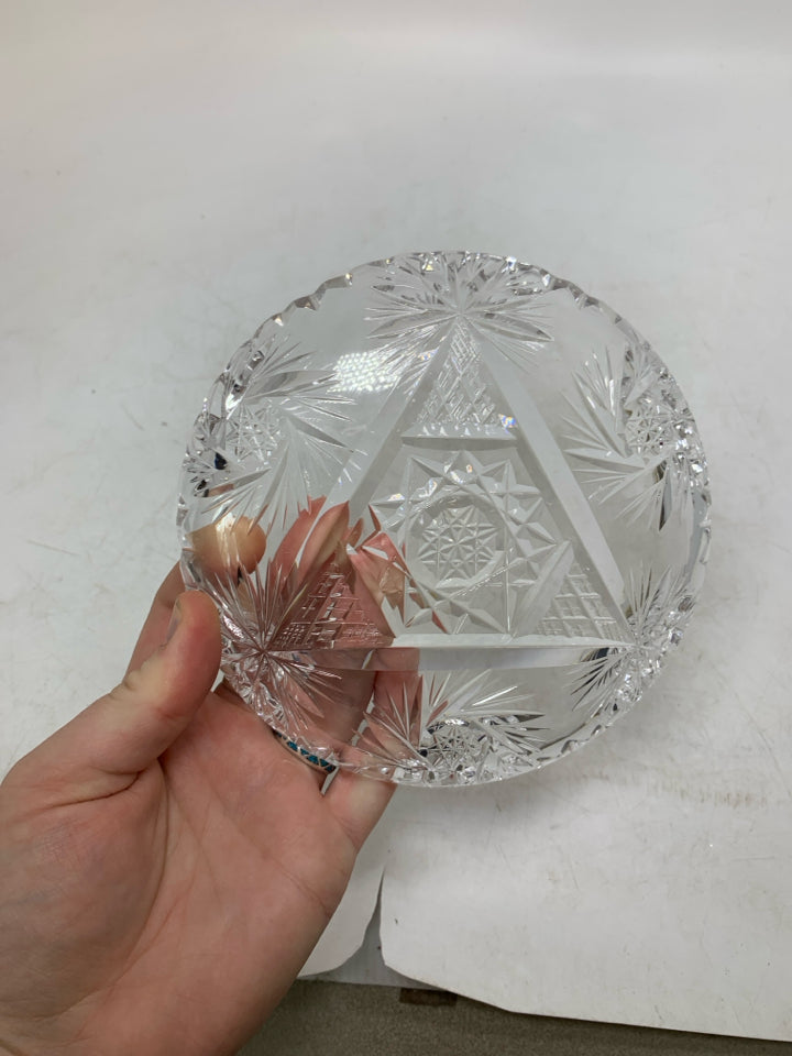 SHALLOW STAR PATTERN CRYSTAL CATCH ALL DISH.