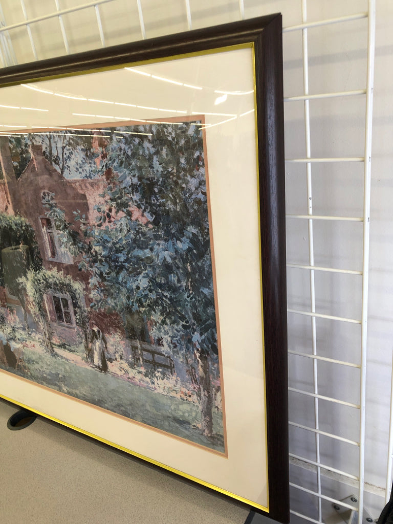 GARDEN COTTAGE LARGE PRINT IN WOOD FRAME.