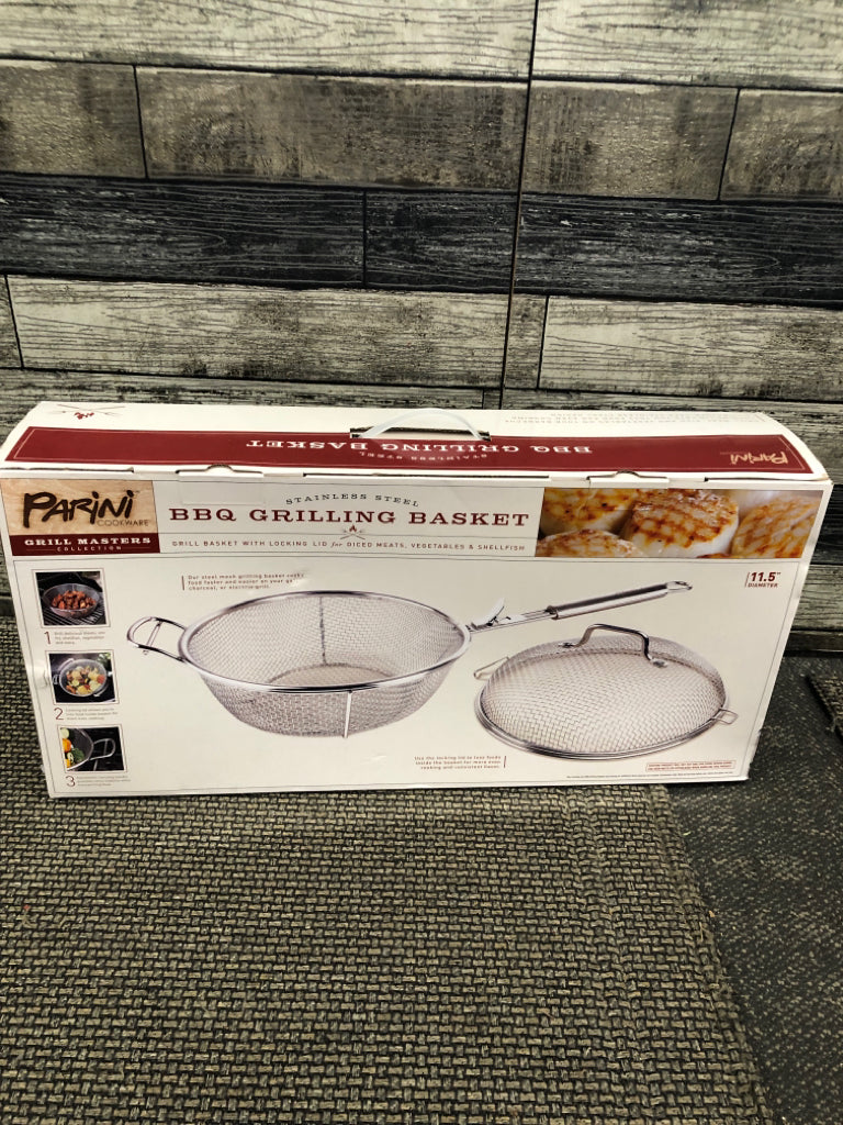 NIB BBQ GRILLING BASKET PARINI COOKWARE.