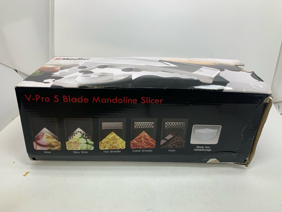 IN BOX 5 BLADE MANDOLINE.
