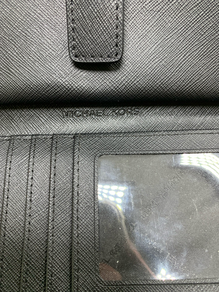 Michael Kors Jet Set Travel Double Zip Wristlet Wallet