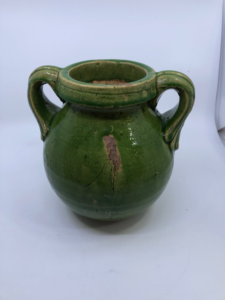GREEN POTTERY URN STYLE VASE.