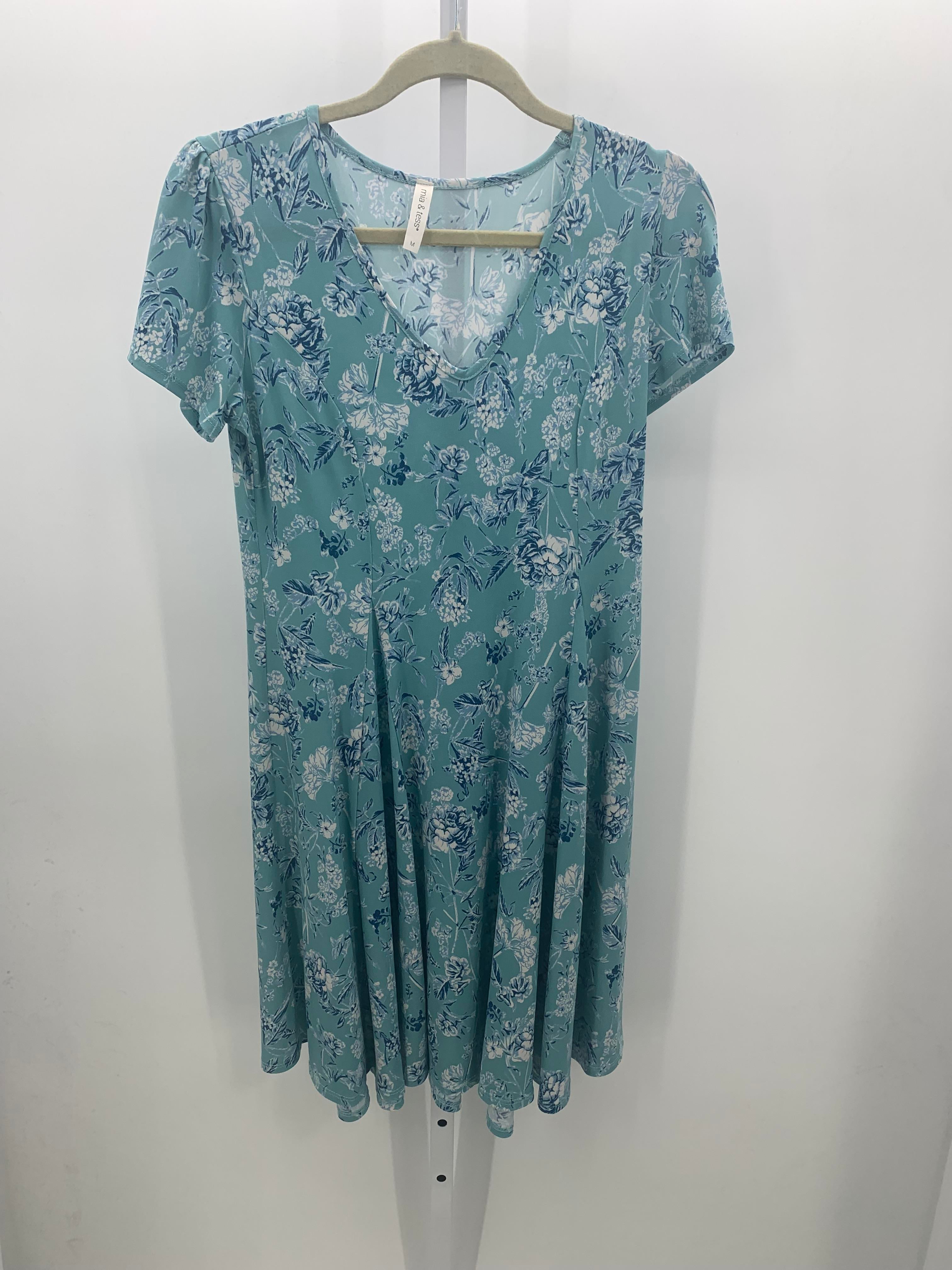 Mia & Tess Size Medium Misses Short Sleeve Dress