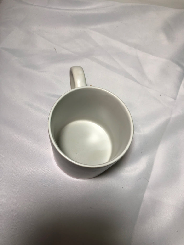 ALL YOU NEED IS LOVE WHITE/PINK MUG.
