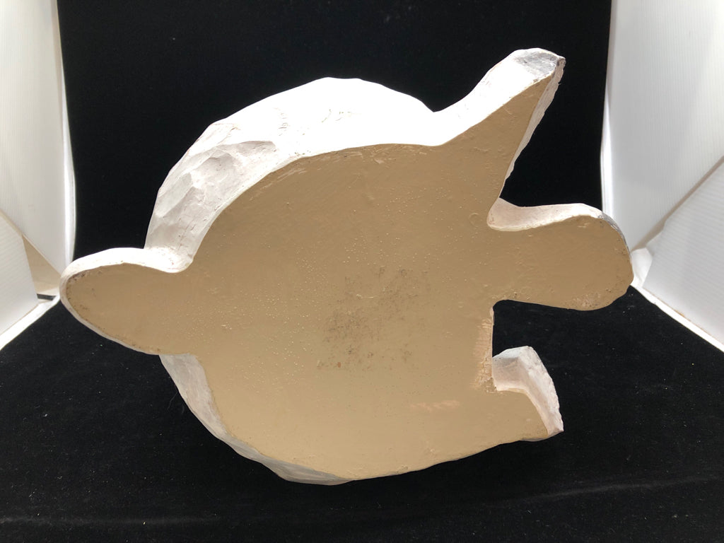 SITTING POLAR BEAR DECOR.