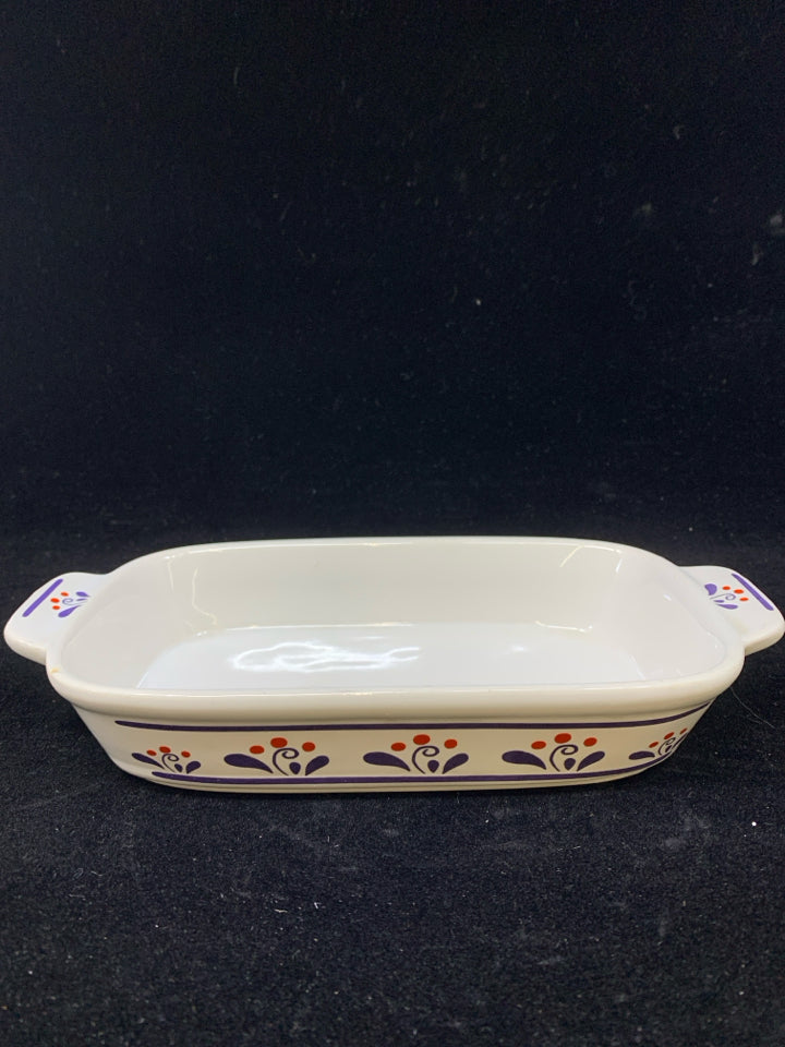 OVAL BAKER W/BLUE AND RED DETAILS.