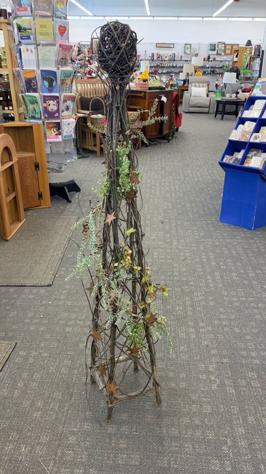 PRIMITIVE TWISTED BRANCH TREE W/STARS.