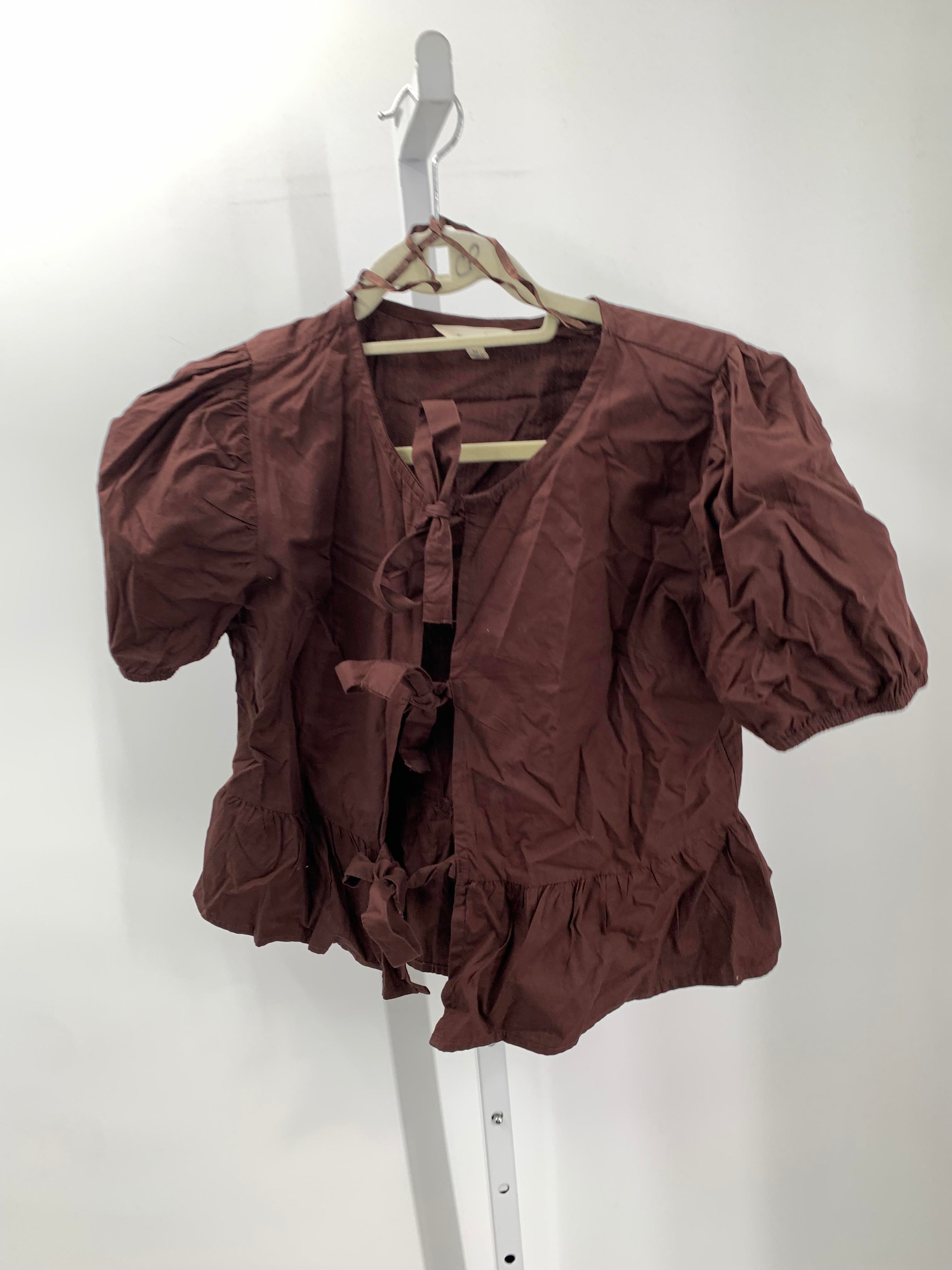 Size Medium Misses Short Sleeve Shirt