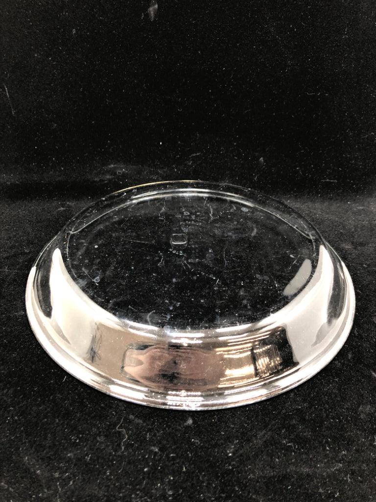 GLASS PIE PLATE.
