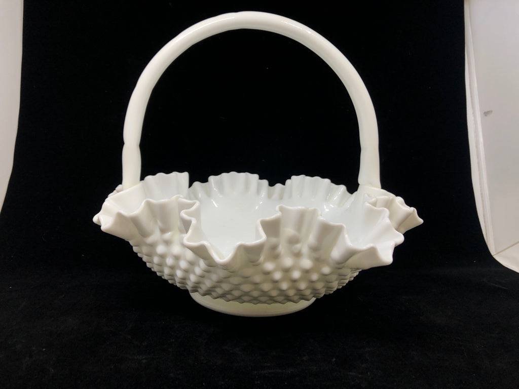 VTG HOBNAIL MILK GLASS CENTERPIECE BASKET W/RUFFLE EDGE.