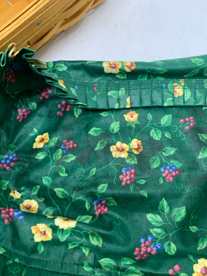 VTG BREAD BASKET W/ DARK GREEN FLORAL LINER 1998.