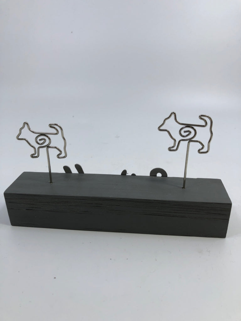 GRAY "WOOF" BLOCK PICTURE HOLDER.