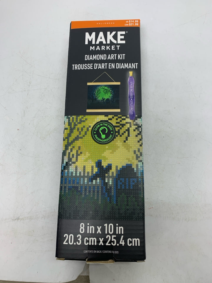 NIB DIAMOND ART KIT SPOOKY GRAVE YARD GLOW IN THE DARK.
