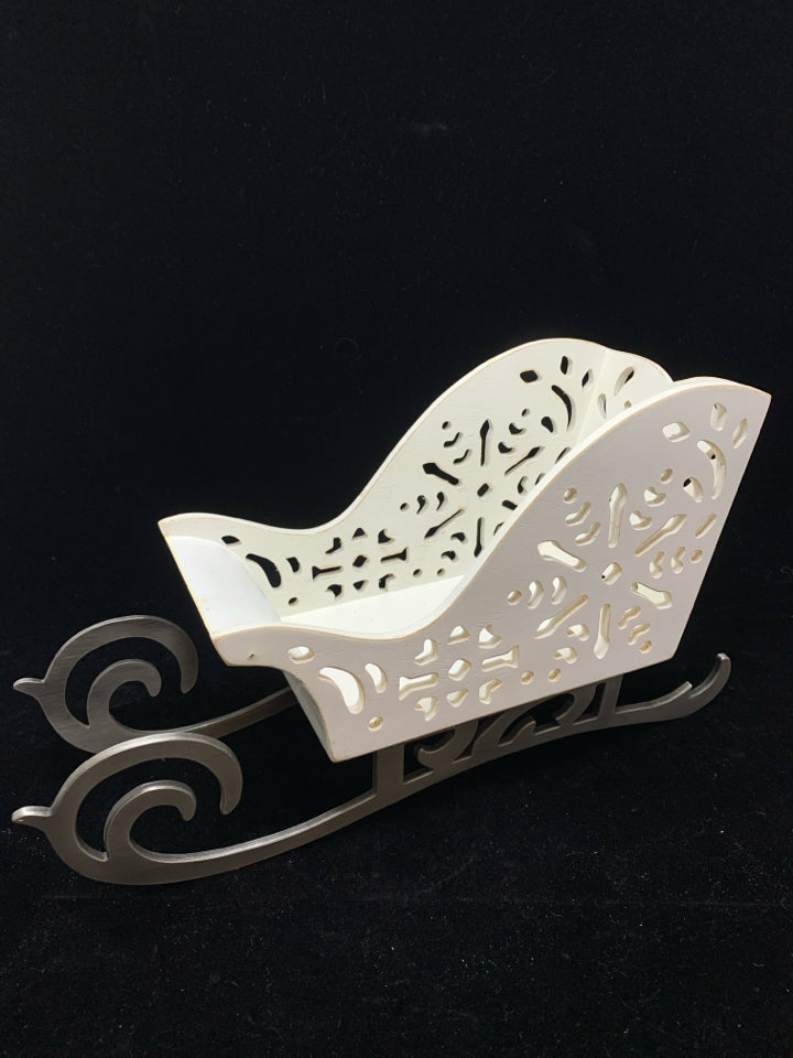 WHITE SLED W METAL BASE DECOR.