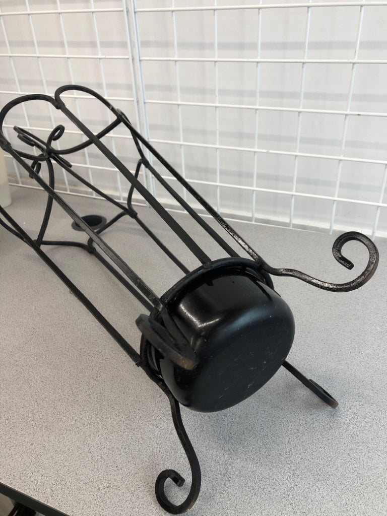 STYLE METAL UMBRELLA STAND.