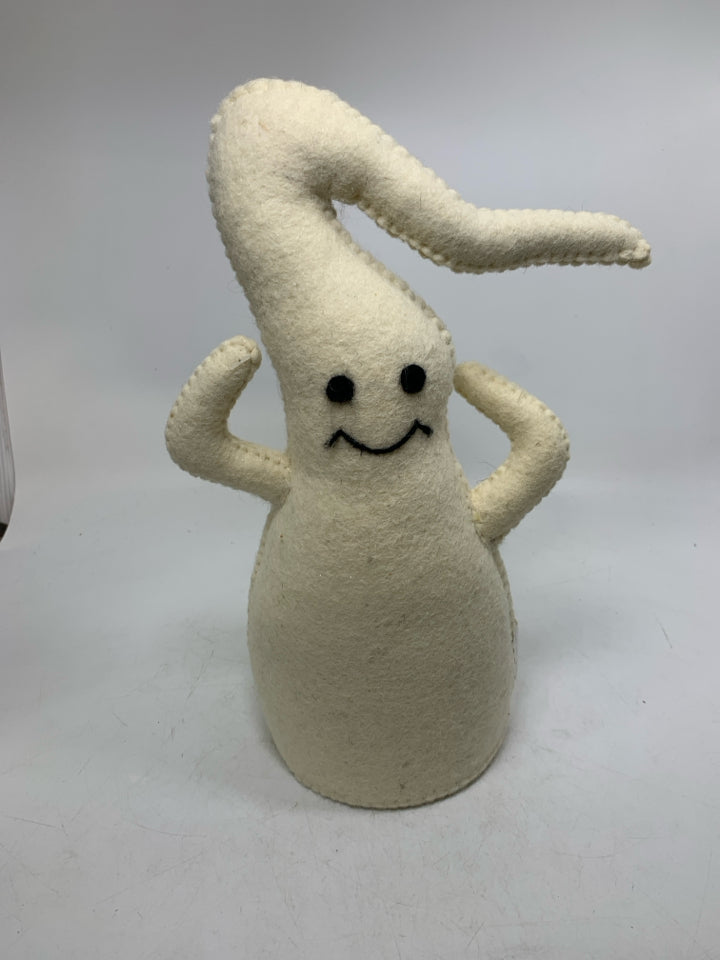 LARGE STANDING FELT GHOST.