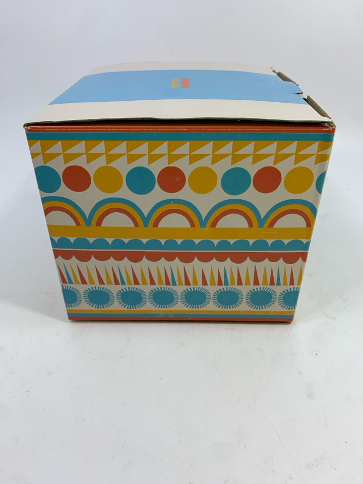 NIP DIP PAINTING PLANTER KIT.