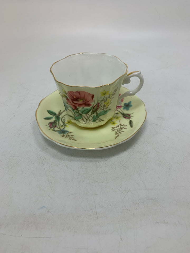 MULTI COLORED FLOWERS TEA CUP.