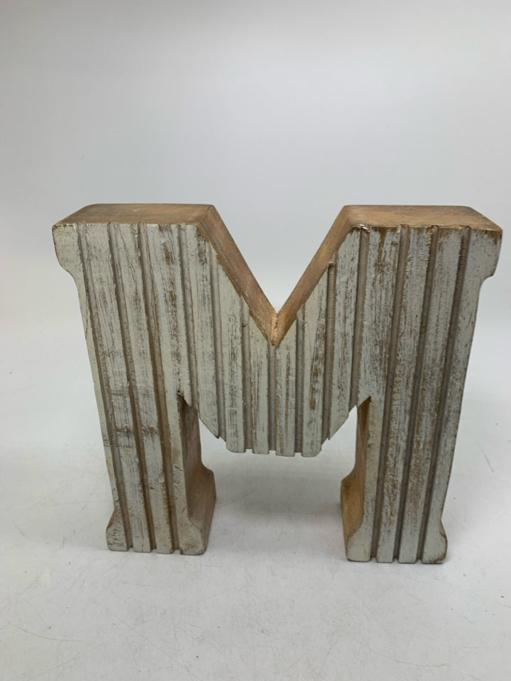 WOOD RIBBED M MONOGRAM.