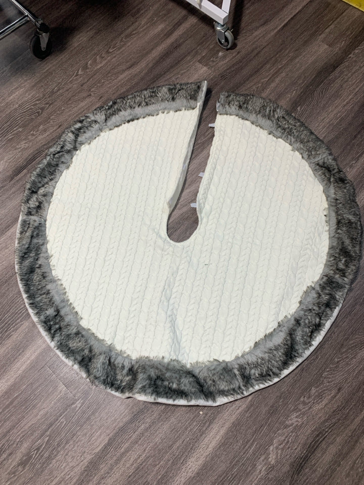 WHITE SWEATER W/ FUR TRIM TREE SKIRT.