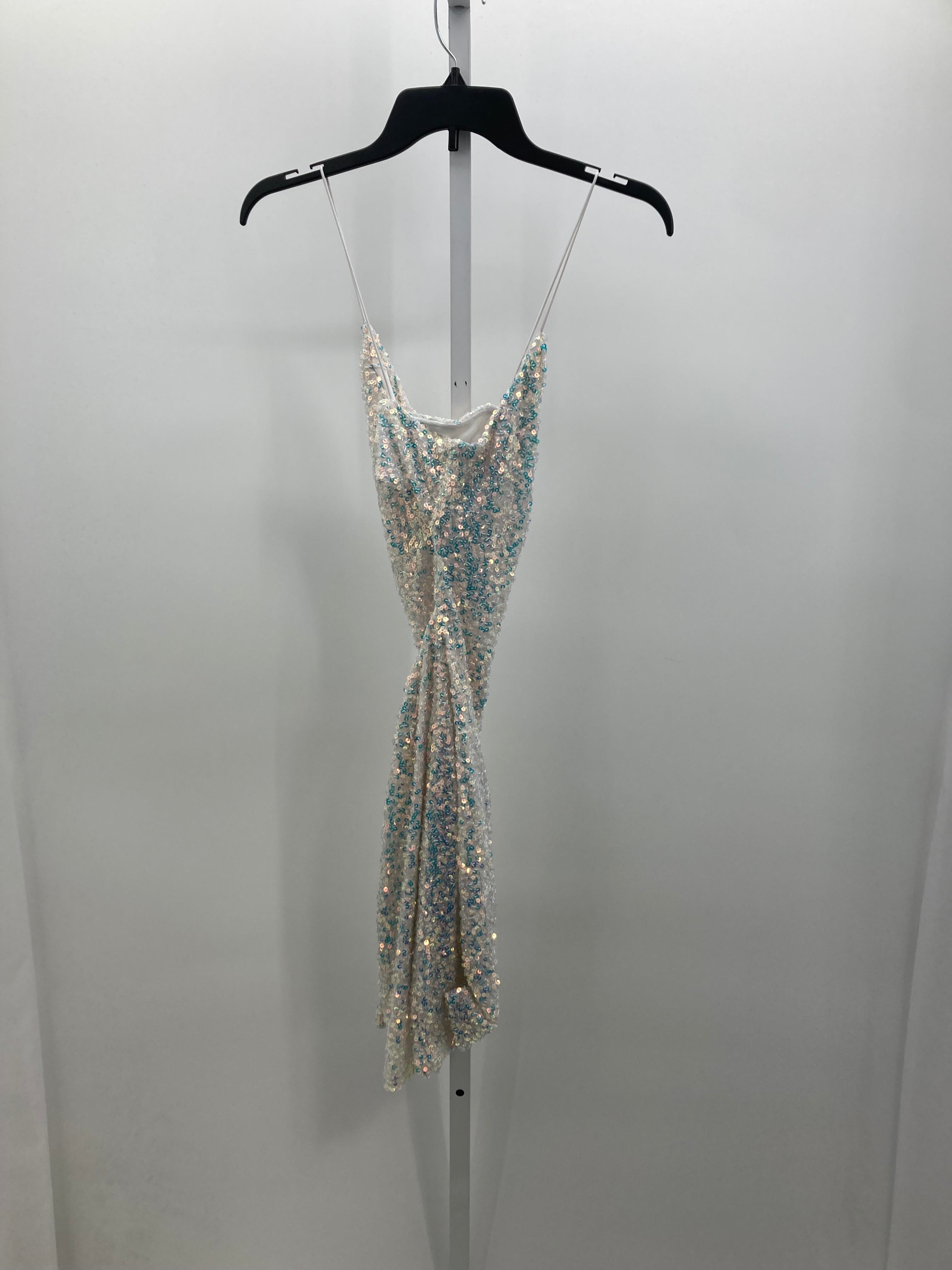 Windsor Size Medium Juniors Sleeveless Dress