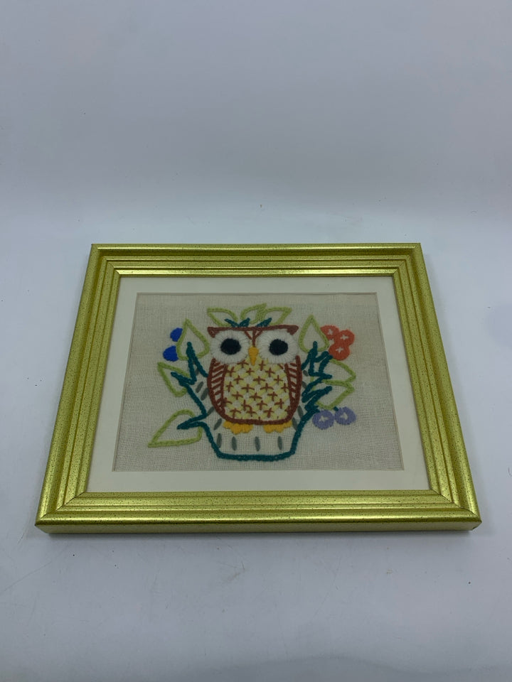 VTG STITCHED OWL ART IN GOLD FRAME.