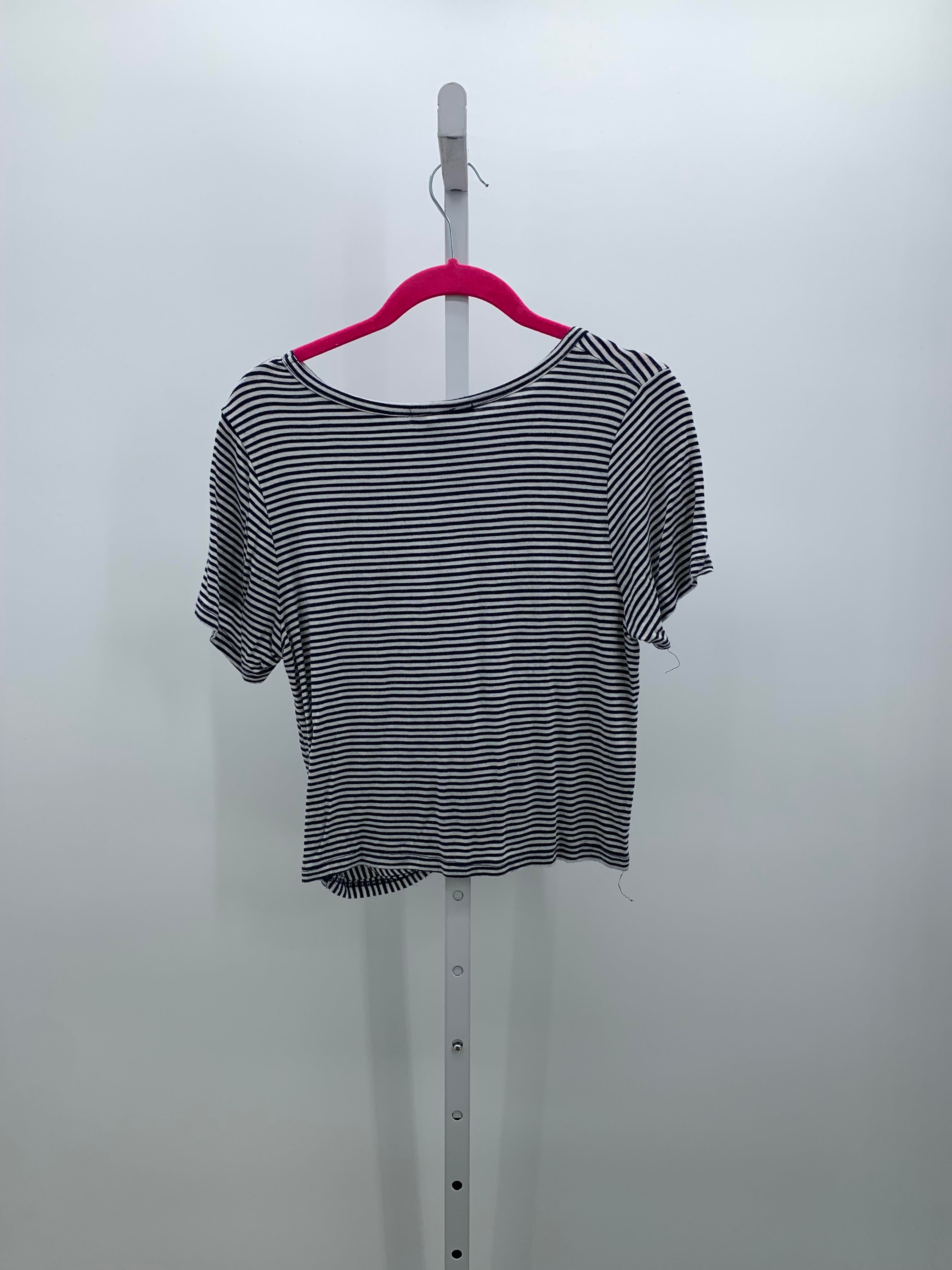 Gaze Size Medium Juniors Short Sleeve Shirt