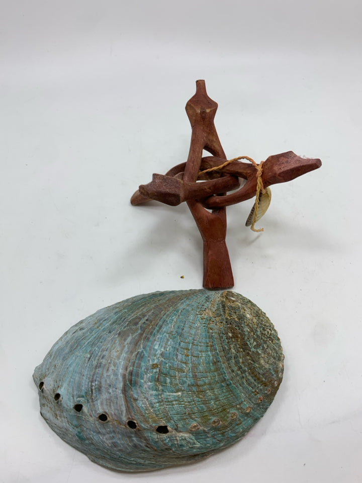 2PC CARVED WOODEN STAND W/IRIDESCENT SEASHELL.