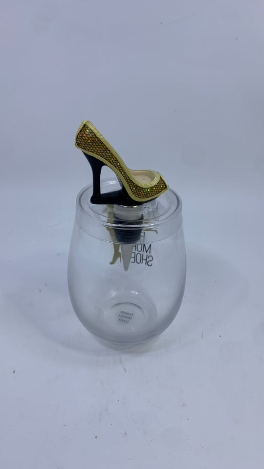 LIFE IS SHORT WINE CUP W/SHOE BOTTLE STOPPER.