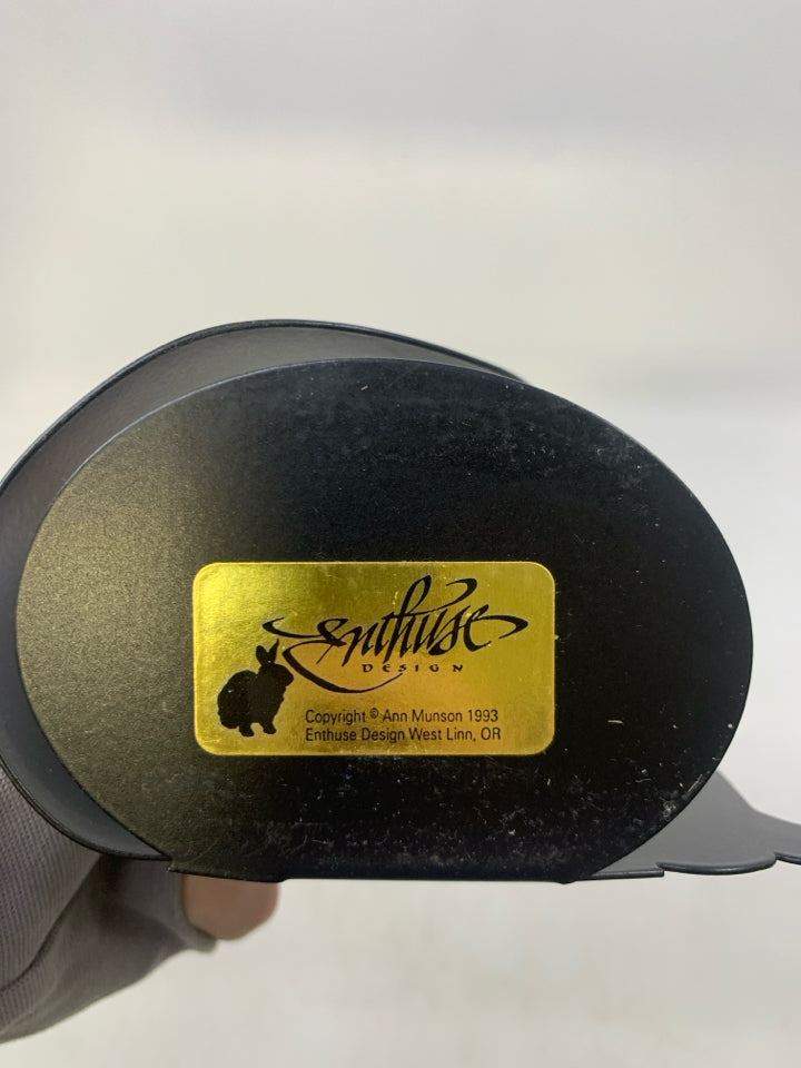 BLACK CAT METAL CANDLE HOLDER.