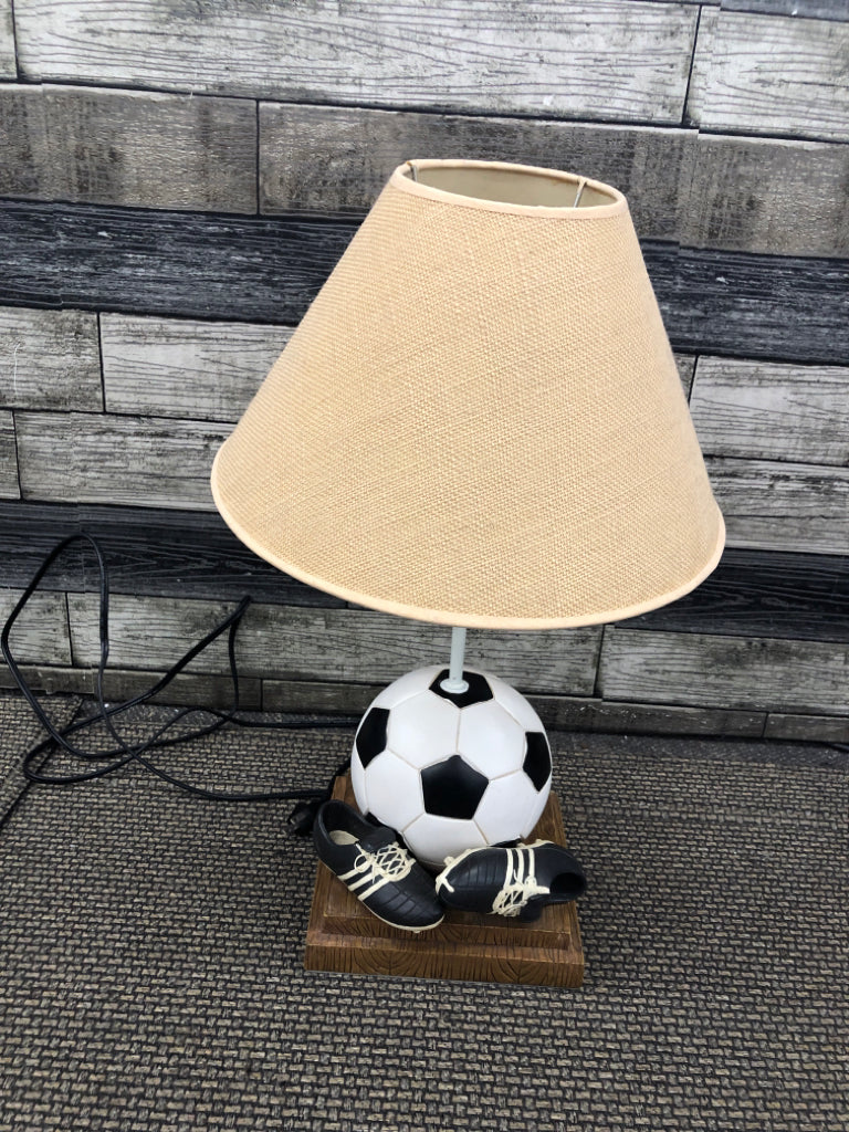 SOCCER THEME LAMP W/TAN SHADE.
