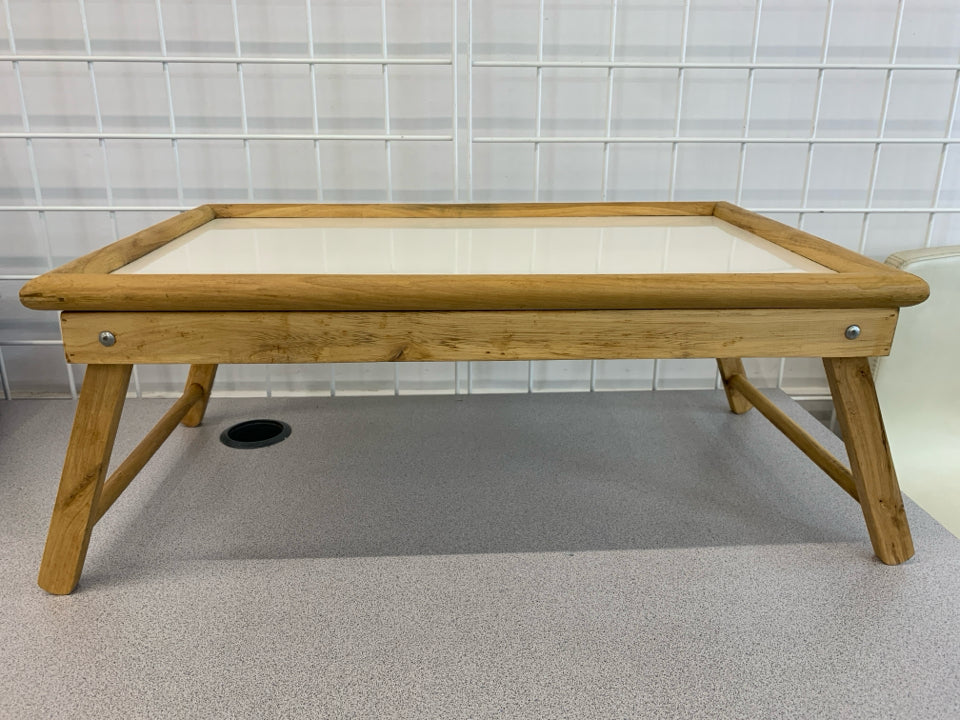 BAMBOO AND WHITE LAP TRAY W/FOLDING LEGS.
