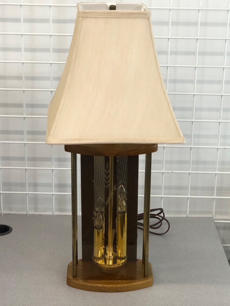 VTG 3WAY LAMP W/FROSTED GLASS PANEL AND CREAM SHADE.