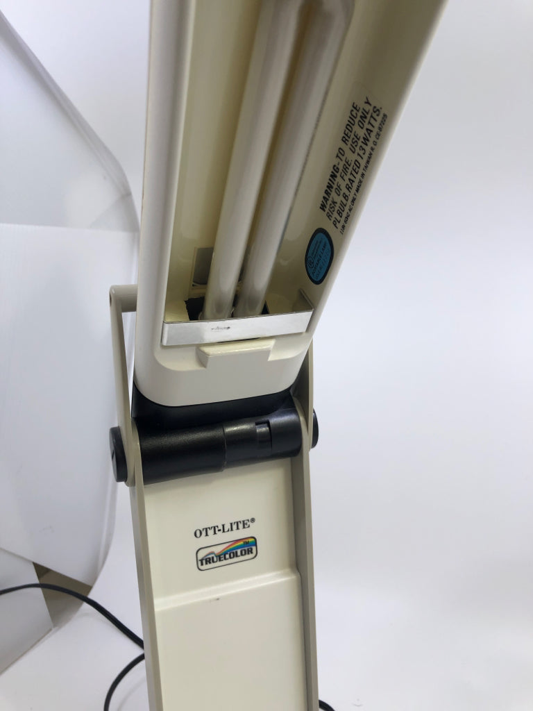 OTT-LITE FOLDABLE CRAFT LAMP.