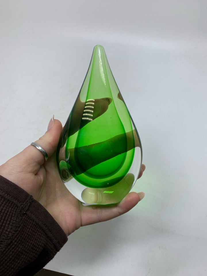 GREEN GLASS TEARDROP PAPERWEIGHT.