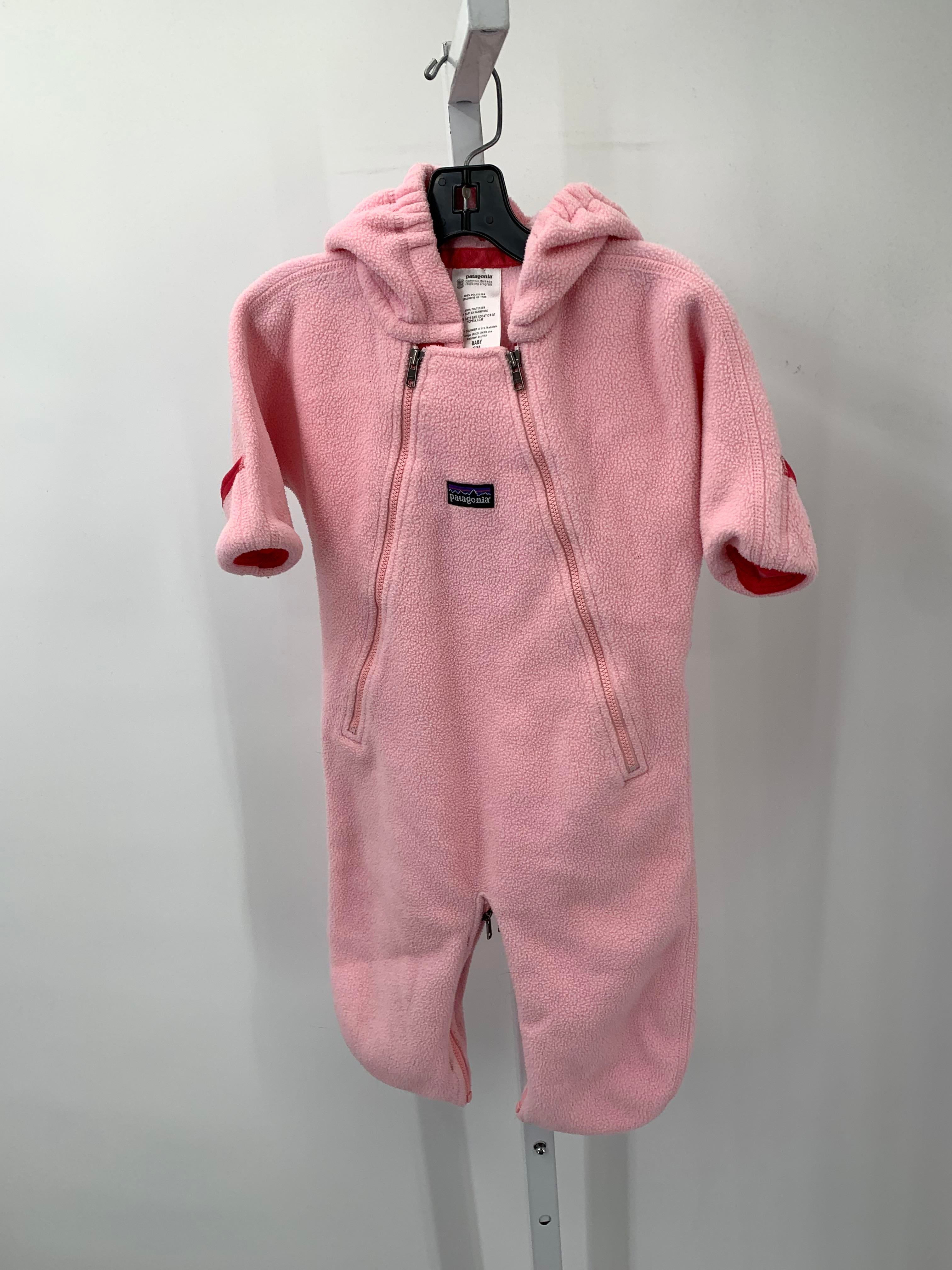 Patagonia Size 6 Months Girls Snow Suit