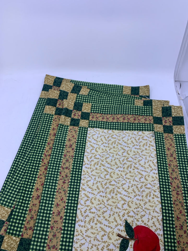 6 QUILT TAN GREEN W/ APPLE.
