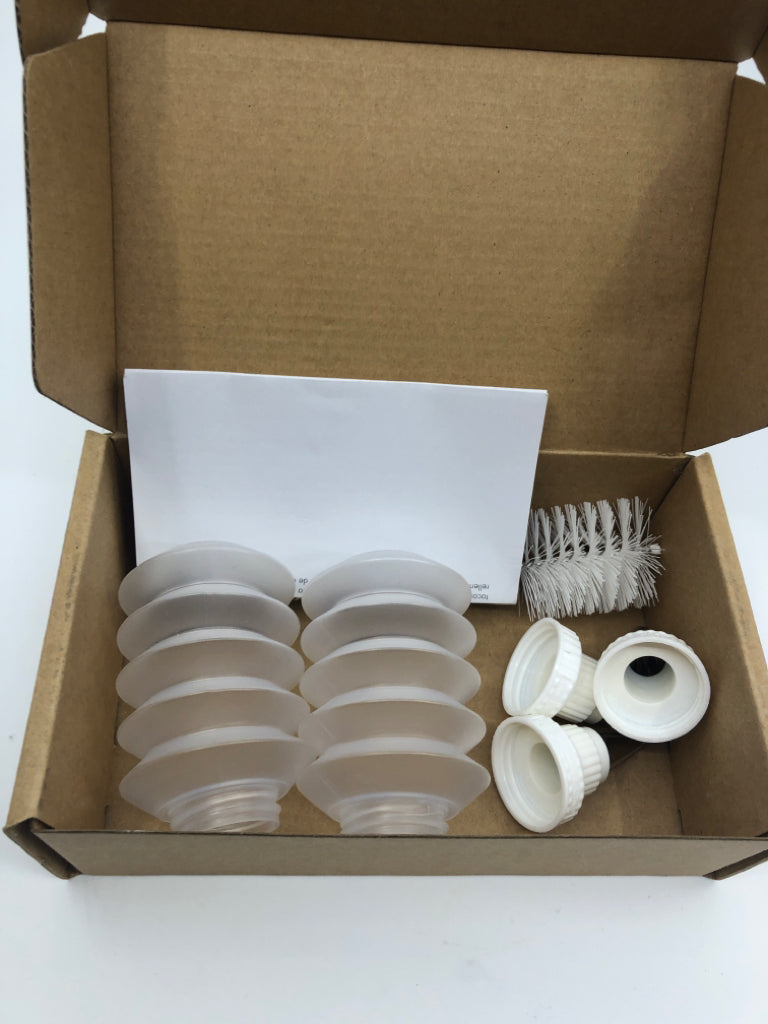 PAMPERED CHEF DECORATOR BOTTLE SET.